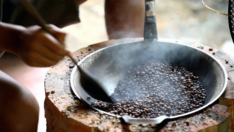 Cara Menyangrai Kopi Manual