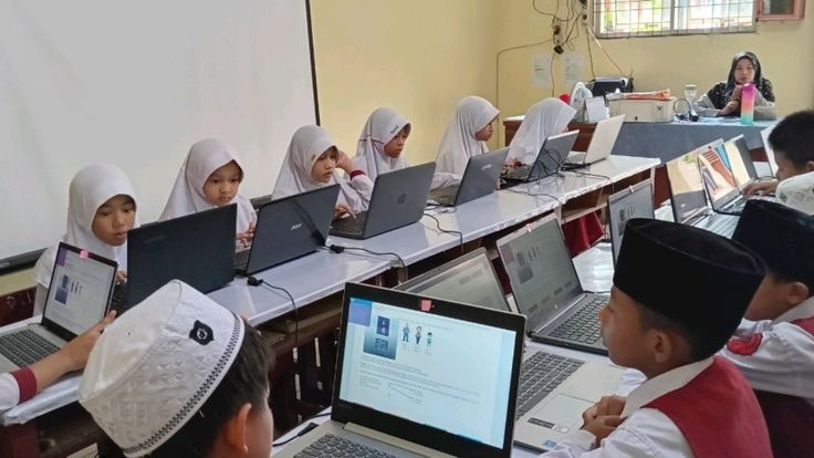 Menjamin Mutu Pendidikan Lewat Sekolah Islam Terbaik dengan Guru Profesional
