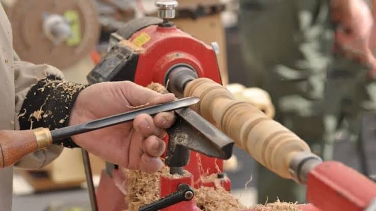 Teknik Pembubutan Kayu untuk Pemula agar Menghasilkan Produk Rapi