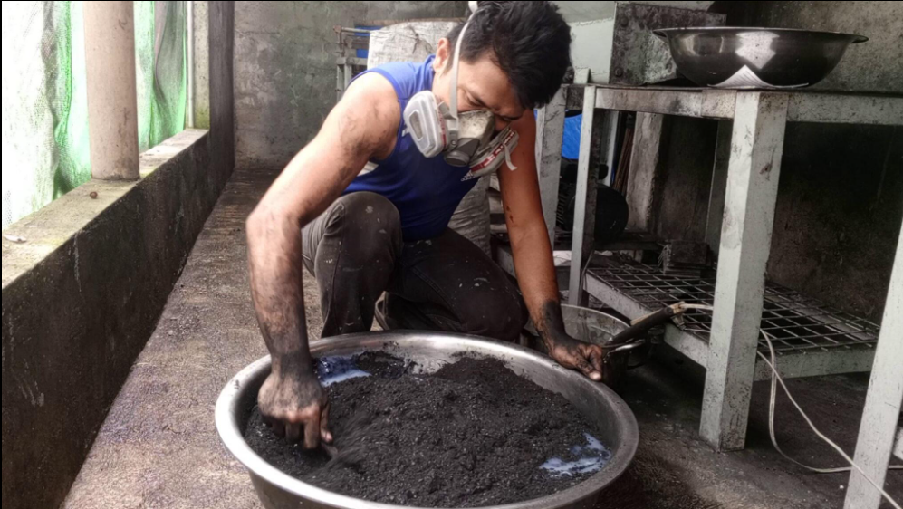 jenis perekat briket arang